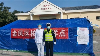 <p>    白雪骅、白雪芹战斗在同一阵地。</p>